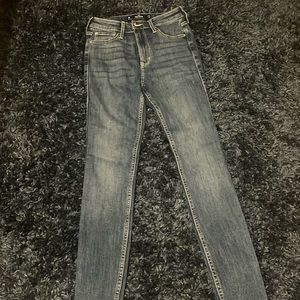 dark blue skinny jeans